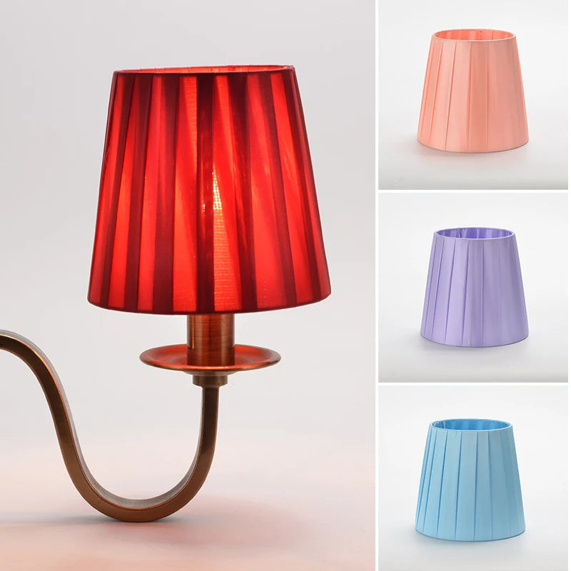 Variantes rouge, rose, violet et bleu de l’abat-jour Lamarck en tissu plissé