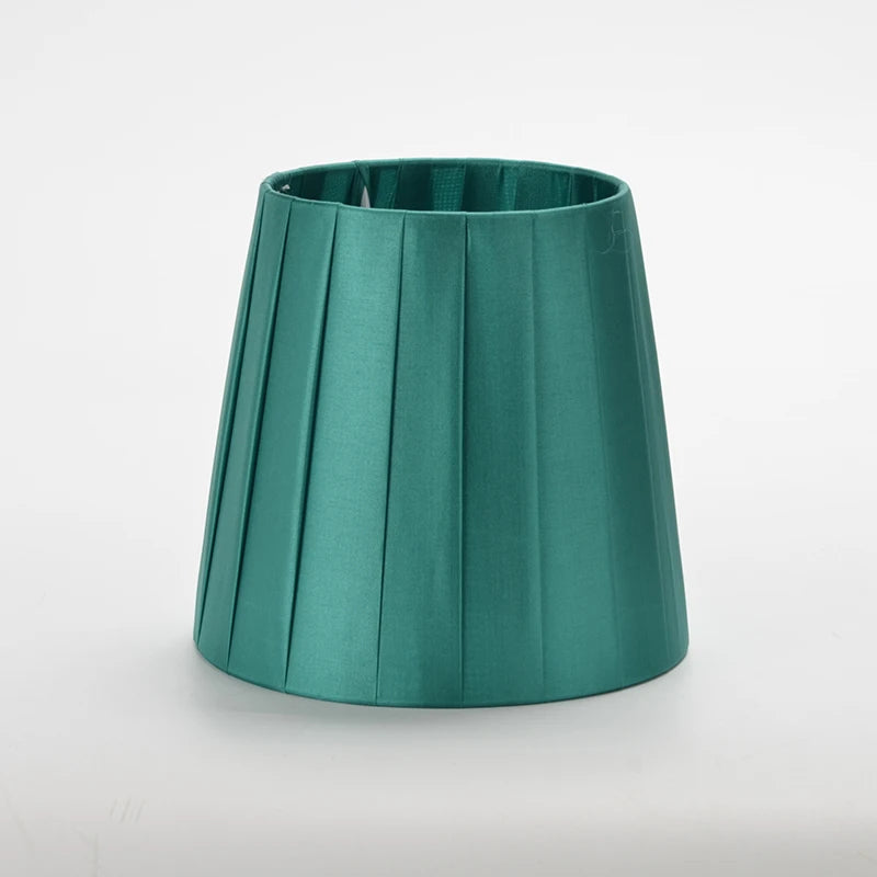 Abat-jour Lamarck vert en tissu plissé compatible E14