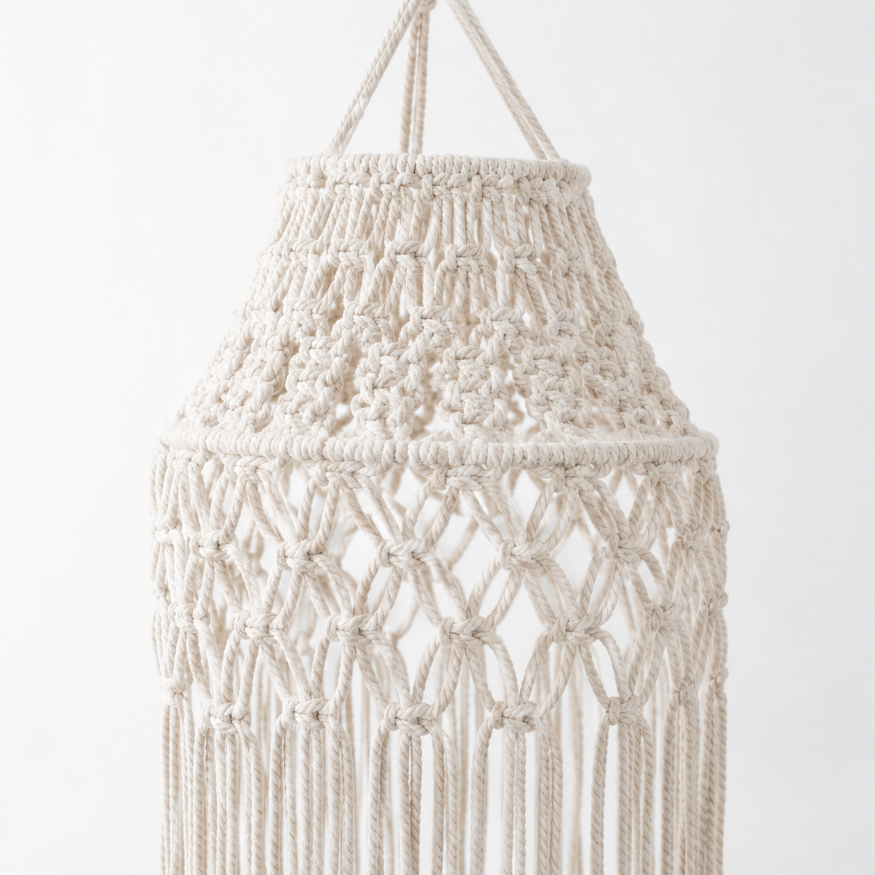 abat-jour-olympe-selene-detail-macrame-pompons
