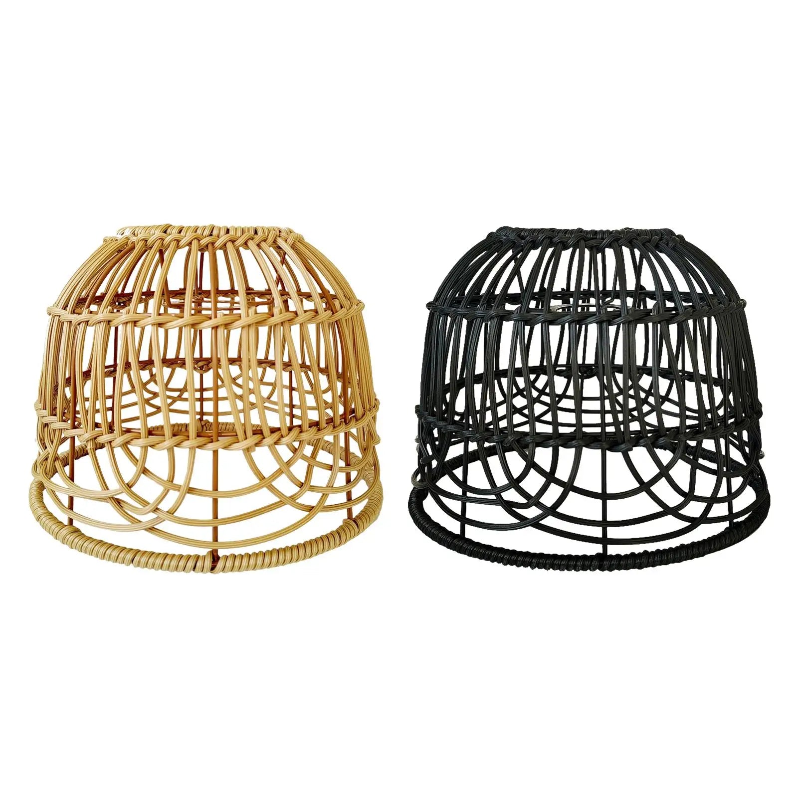 Abat-jour Passy en rotin tressé disponible en beige et noir diamètre 20 cm