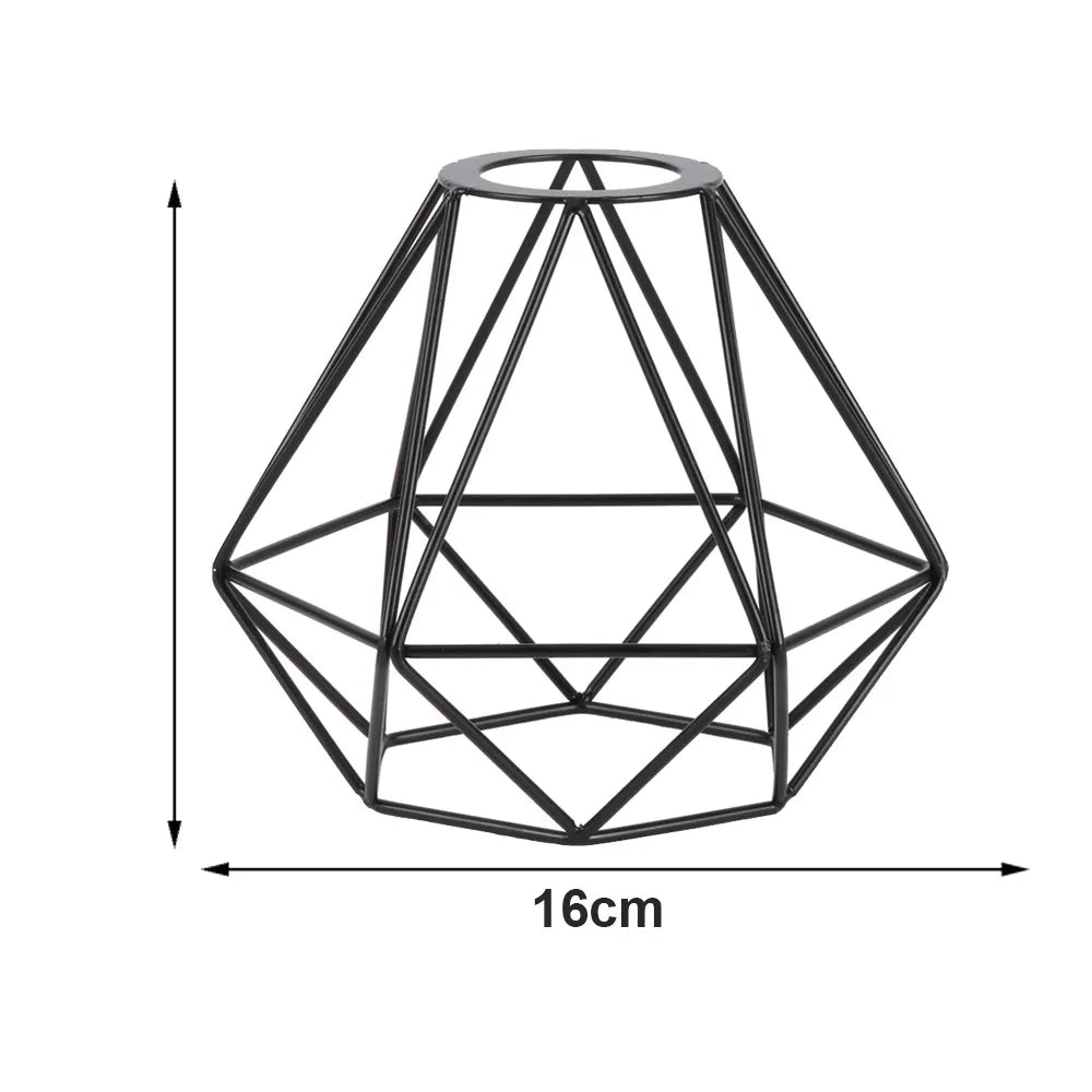 Abat-jour Pyramides noir en cage de fer géométrique