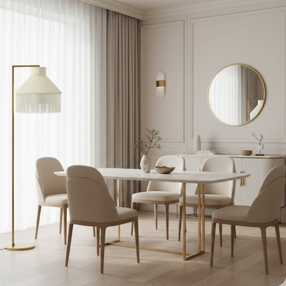 Abat-jour Rochechouart sur lampe de table dans un coin lecture clair