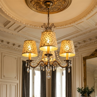 Lot de 3 abat-jours Réaumur dorés sur lustre avec lumière chaude